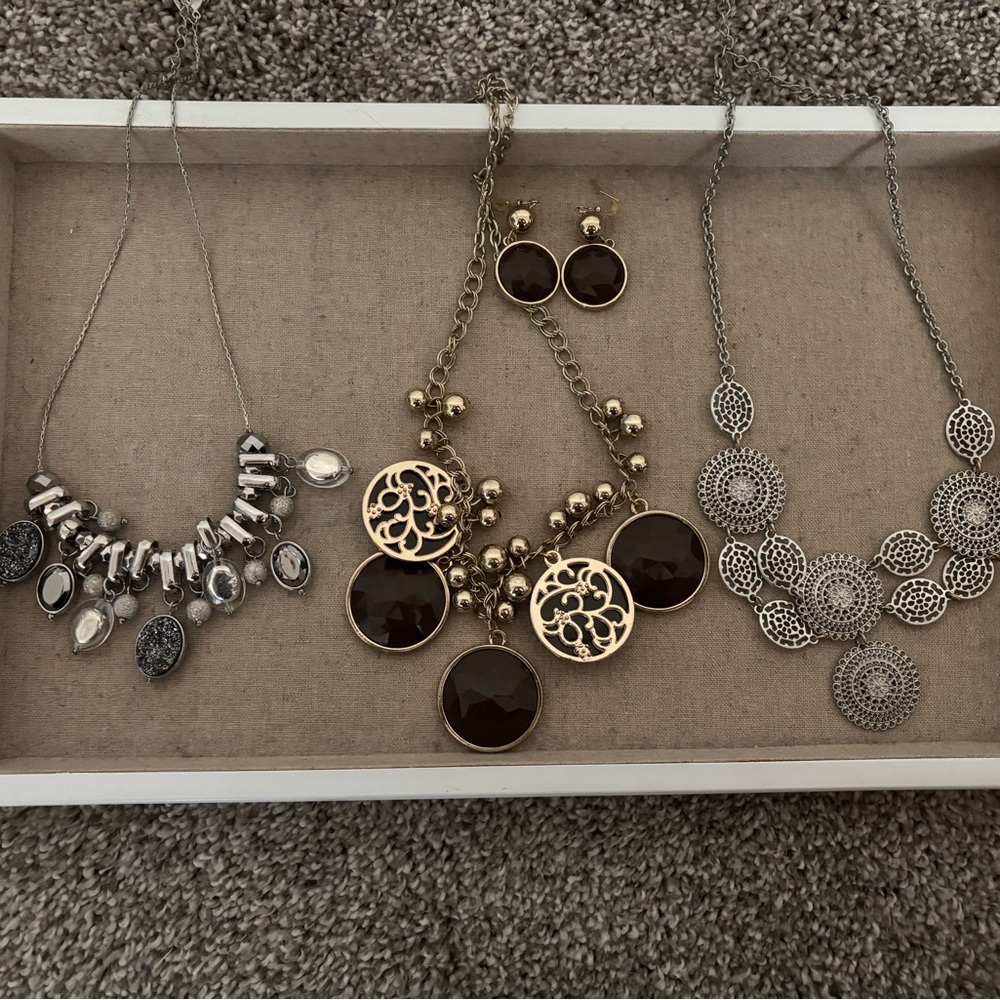 Elegant Gold and Silver Necklace Set